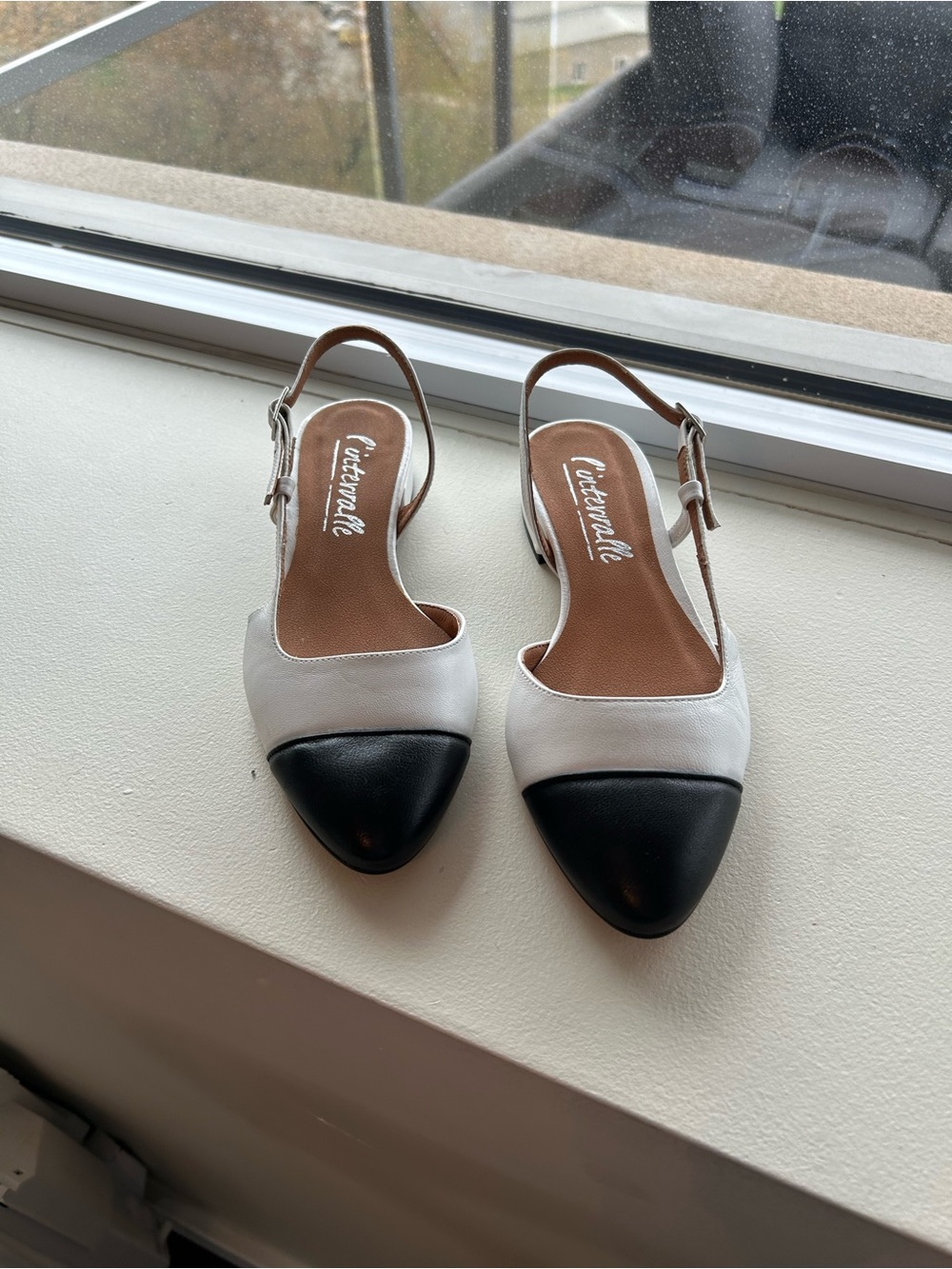 L'INTERVALLE White Slingback Flats with Black Cap-Toe
